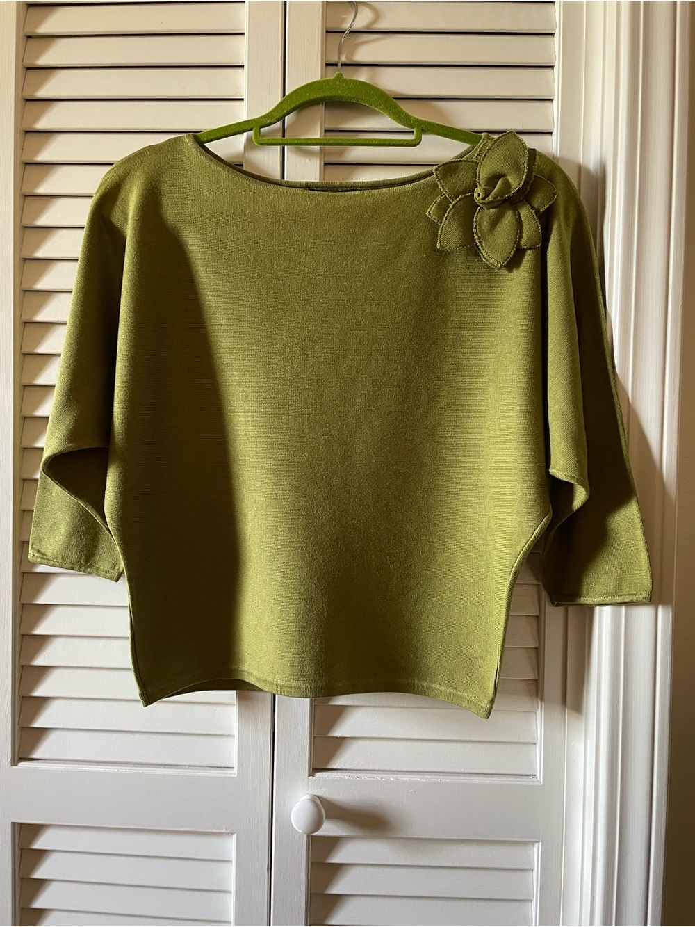 🍁FALL Silk Batwing Lindsay Chartreuse Green Floral Appliqué Knit Sweater Sz S M